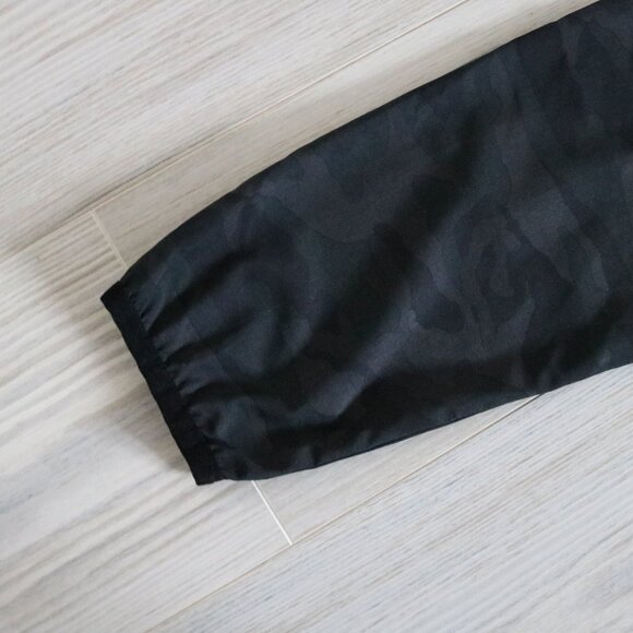 Vuori Trainer Shell Jacket Charcoal Camo Men's M Performance Gym Full Zip V512 - Picture 5 of 10